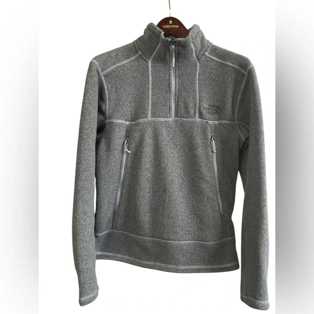 The North Face Gray Gordon Lyons Quarter Zip Fleece Pullover Soft Cozy Outdoor S